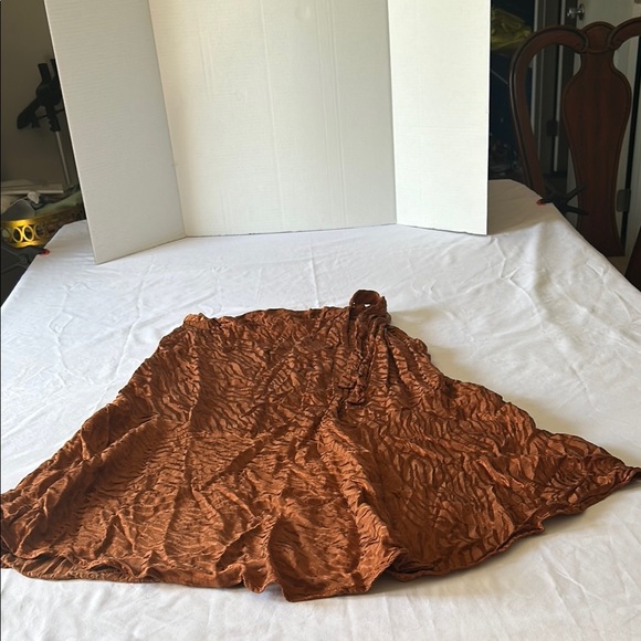 Chic Rust Crinkled Skirt - Picture 1 of 7